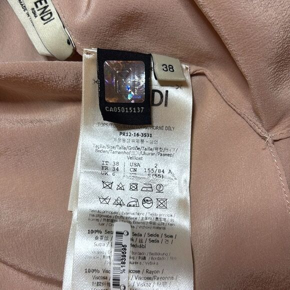 Fendi baby Pink Scalloped Edge Blouse, 100% viscose button, S - Picture 13 of 14